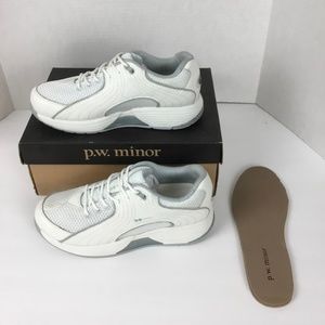 P.W. Minor Women's Diamond Walking Shoes Size 5.5W